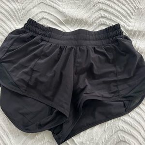 Lululemon black Hotty hot shorts, size 6 long